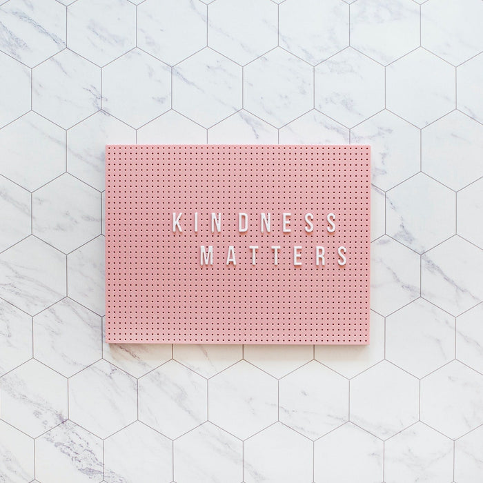 Take On The Surprisingly Sweet 31-Day Acts Of Kindness Challenge - Antsy Labs